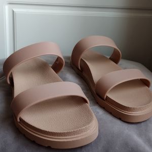 Mauve Qupid Sandals